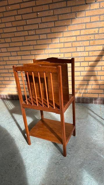 Art Deco Platen of Magazine Standaard Hout beschikbaar voor biedingen