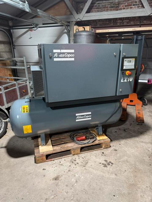 Atlas copco LZ10 FF  500liter tank, Doe-het-zelf en Verbouw, Compressors, Zo goed als nieuw, 6 tot 10 bar, 100 liter of meer, 800 liter/min of meer