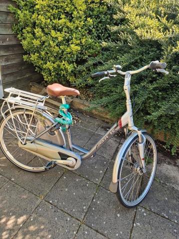 Damesfiets beschikbaar voor biedingen