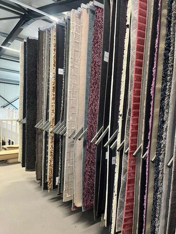 VLOERKLEDEN - allerlei kleuren/maten/kwaliteiten beschikbaar voor biedingen