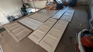 Partij deuren hout beschikbaar voor biedingen