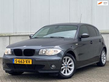 BMW 1-serie 116i Executive APK I AIRCO I TREKHAAK I LMV I NE beschikbaar voor biedingen