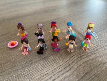 10 lego friends poppetjes met leuke accessoires (zie foto's beschikbaar voor biedingen