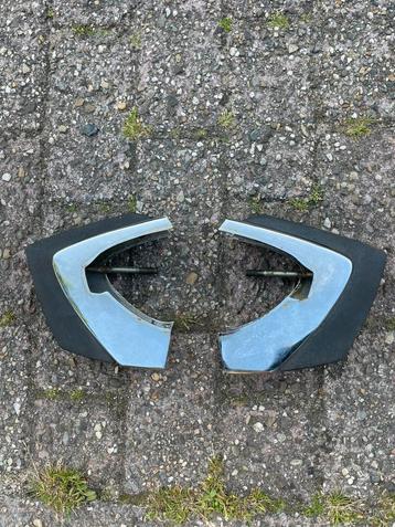 BMW 02 serie bumperdelen 2 stuks. beschikbaar voor biedingen