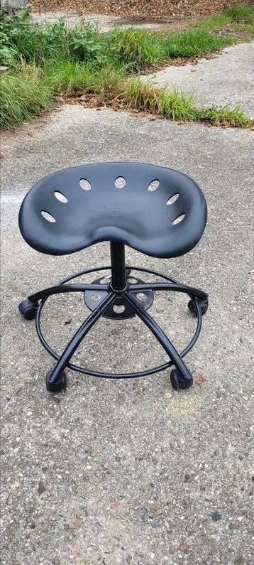 ikea draaikruk beschikbaar voor biedingen