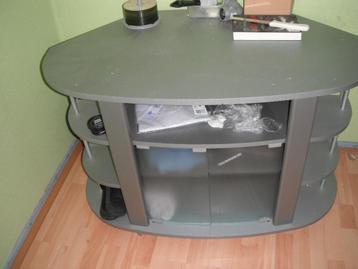 TV en stereo meubel met veilig gehard glas. beschikbaar voor biedingen