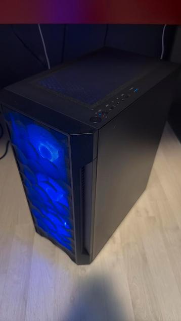 Gaming pc beschikbaar voor biedingen