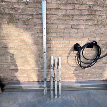Te koop Vastzet rails voor in de auto beschikbaar voor biedingen