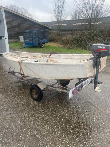 Motorboot 2pk compleet met trailer en toebehoren 