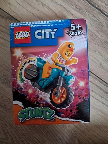 LEGO City Stuntz 60310 - Kip Stuntmotor beschikbaar voor biedingen