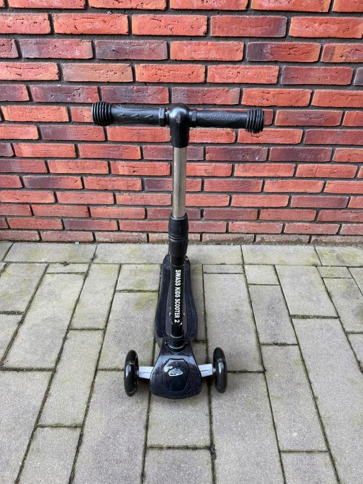 Kinderstep met lampjes in de wielen, Fietsen en Brommers, Steps, Gebruikt, Gewone step, Ophalen