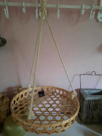 Rotan plantenhanger plateau  beschikbaar voor biedingen