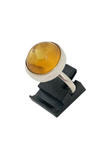 Zilveren ring met barnsteen, amber. Mt 18,75 beschikbaar voor biedingen