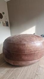 Leuke bruine lederen vintage poef jaren 60/70, Ophalen of Verzenden, Rond, Minder dan 50 cm, Minder dan 50 cm
