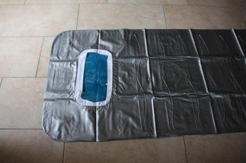 Luchtbed voor het zwembad. Blauw met venster. Nieuw.   beschikbaar voor biedingen
