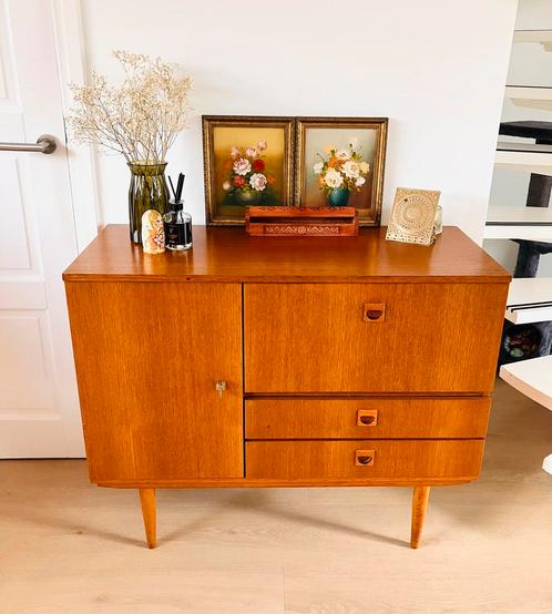 Prachtig Deens design dressoir, Huis en Inrichting, Kasten | Dressoirs, Zo goed als nieuw, 100 tot 150 cm, 25 tot 50 cm, Met lade(s)