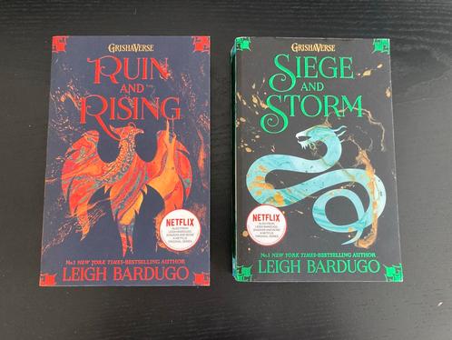 Siege and Storm: The Grisha, Book 2, Boeken, Kinderboeken | Jeugd | 13 jaar en ouder, Zo goed als nieuw, Fictie, Ophalen of Verzenden