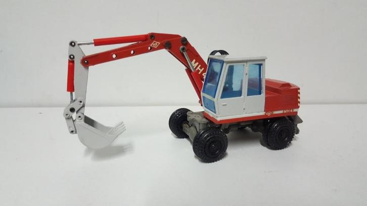 O&K MH4 graafmachine NZG 1/50, Hobby en Vrije tijd, Modelauto's | 1:50, Zo goed als nieuw, Hijskraan, Tractor of Landbouw, NZG