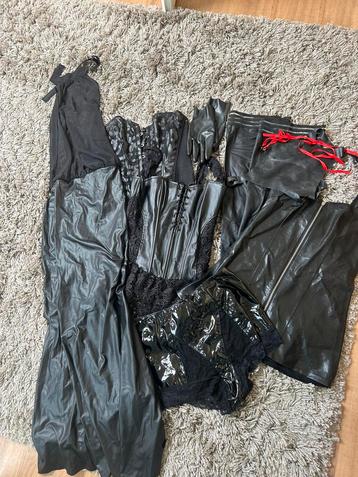 Complete set kinky kleding en latex maat L beschikbaar voor biedingen