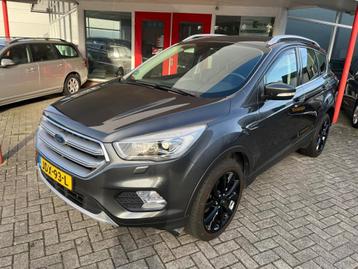 Ford KUGA 1.5 150PK EcoBoost  Cool en Connect Trekhaak-Xenon beschikbaar voor biedingen