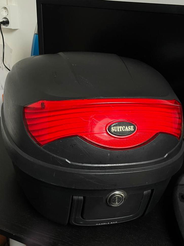 Helmkoffer, Motoren, Accessoires | Koffers en Tassen, Zo goed als nieuw, Ophalen