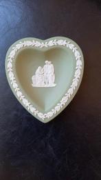 Wedgwood Jasperware groen hartvormig schaaltje 11/11cm., Antiek en Kunst, Ophalen of Verzenden