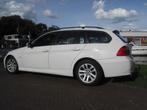 BMW 3-Serie 2.0 318 I Touring AUT  Wit., Auto's, BMW, Automaat, 4 cilinders, 129 pk, 1435 kg