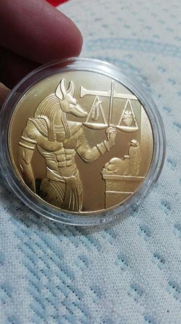Gouden Egyptische Anubis Munt / Egypte Piramide beschikbaar voor biedingen