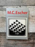 M.C. Escher, 30 ansichtkaarten 1 boekje, Ophalen of Verzenden, Zo goed als nieuw, M.C. Escher, Schilder- en Tekenkunst