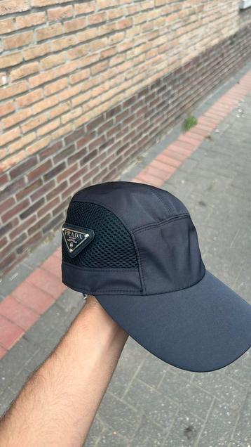 Prada pet elastiek beschikbaar voor biedingen