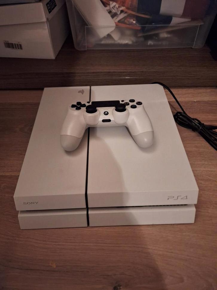 PS4 met controller en 10 spellen!, Spelcomputers en Games, Spelcomputers | Sony PlayStation 4, Gebruikt, Original, 500 GB, Met 1 controller
