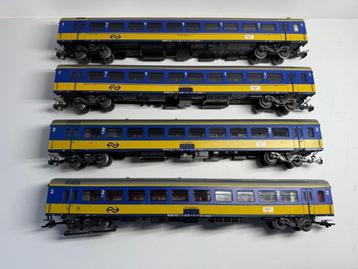 Märklin 4165 & 4165 set 4 NS rijtuigen 1e & 2e klas. beschikbaar voor biedingen