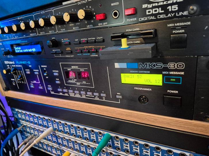 Roland MKS-30 met Kiwi-30 en Retroaktiv PG-2K programmer, Muziek en Instrumenten, Synthesizers, Gebruikt, Overige aantallen, Roland