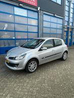 Renault Clio 1.6 16V 82KW 5-DRS 2007 Grijs, Voorwielaandrijving, Zwart, 4 cilinders, Origineel Nederlands