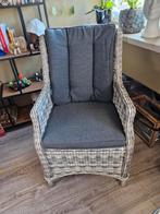 Mooie stoel met voetenbank., Ophalen, Zo goed als nieuw, Wicker