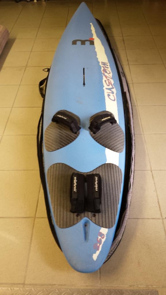 €180 nieuwstaat Mistral Custom windsurf board, Watersport en Boten, Windsurfen, Nieuw, Plank, Minder dan 5 m², Ophalen