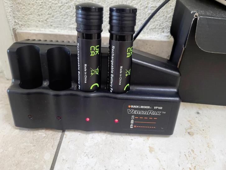 Gevraagd: Black en Decker Versapak 160 lader, Doe-het-zelf en Verbouw, Gereedschap | Handgereedschap, Zo goed als nieuw, Ophalen of Verzenden