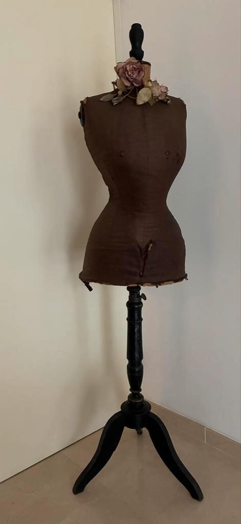 Antieke Paspop, mannequin - Wespentaille, Duivenborst, Antiek en Kunst, Antiek | Woonaccessoires, Ophalen of Verzenden