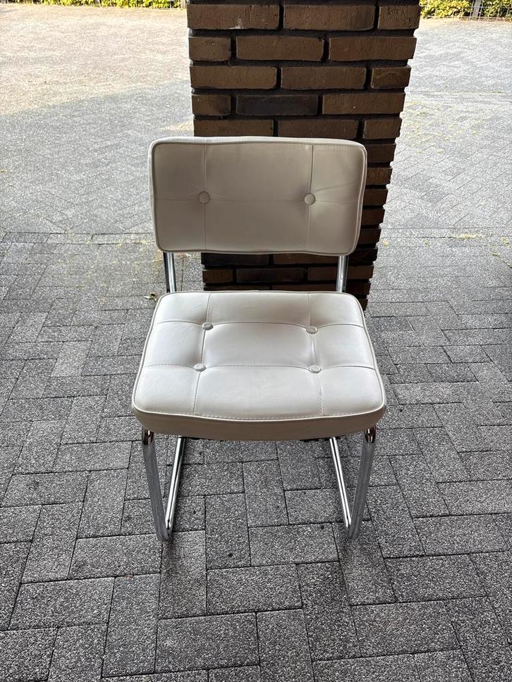 Witte design stoel met frame, Huis en Inrichting, Stoelen, Gebruikt, Eén, Metaal, Overige materialen, Wit, Ophalen