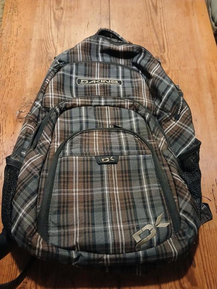 Dakine Rugzak - Stijlvol en Praktisch!, Sieraden, Tassen en Uiterlijk, Tassen | Rugtassen, Zo goed als nieuw, Overige merken, 25 tot 40 cm