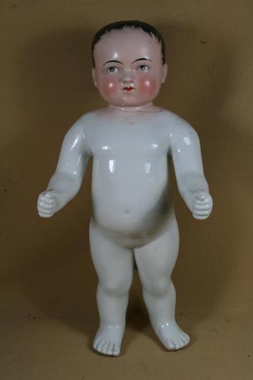 Antieke porseleinen Badepuppe beschikbaar voor biedingen
