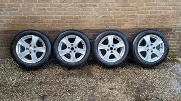 Licht metalen velgen met vredestein zomerbanden 205/55 R16 beschikbaar voor biedingen