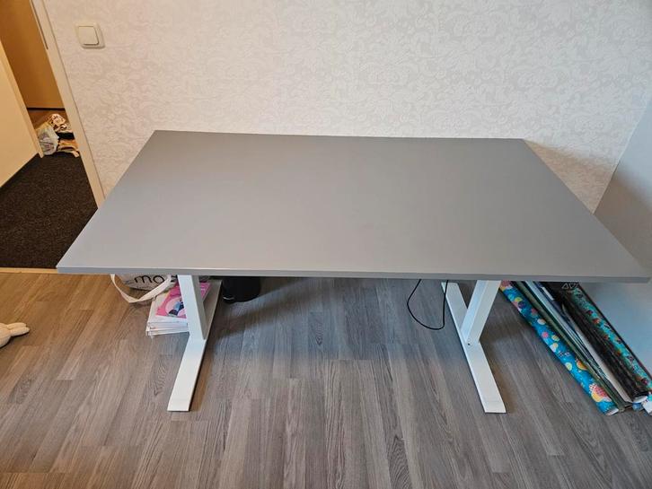 Ikea stabureau / zit-sta bureau, Huis en Inrichting, Bureaus, Gebruikt, Stabureau, Elektrisch, In hoogte verstelbaar, Ophalen of Verzenden
