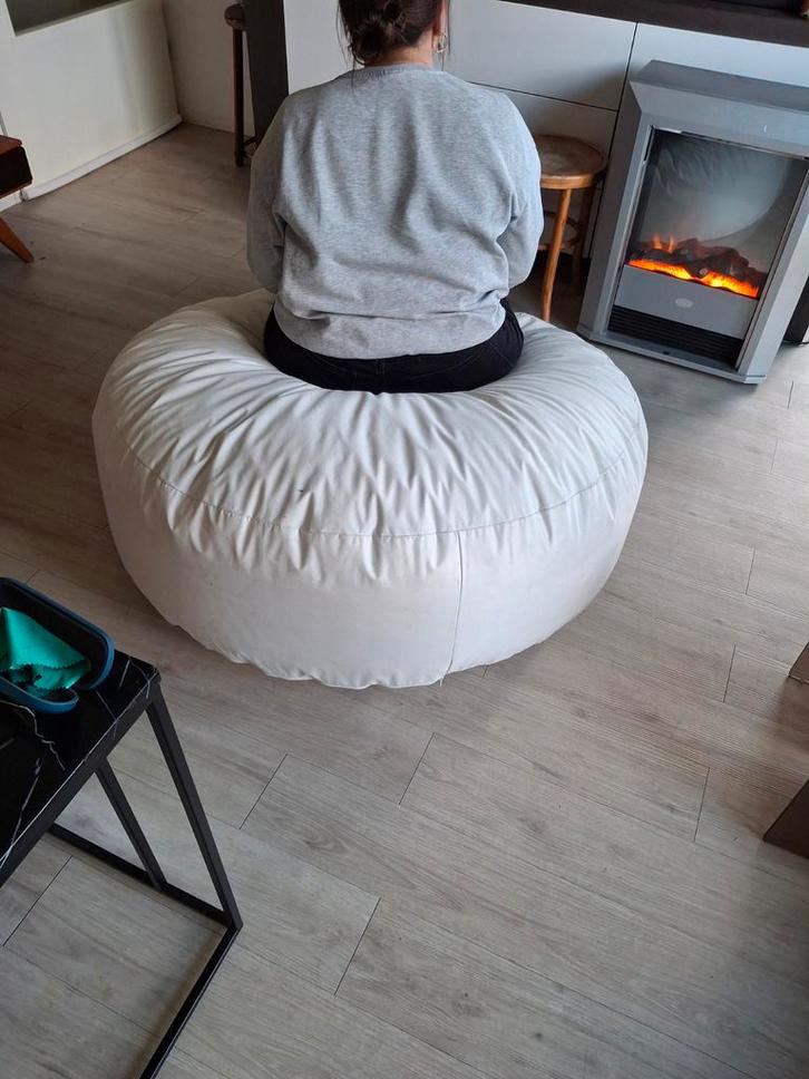 Witte leren poef - makkelijk schoon te maken!, Huis en Inrichting, Zitzakken, Gebruikt, Zitzak, Wit, Ophalen