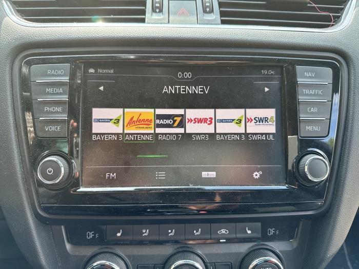 Navigatie Display van een Skoda Octavia, Auto-onderdelen, Elektronica en Kabels, Skoda, Gebruikt, 3 maanden garantie, Ophalen of Verzenden