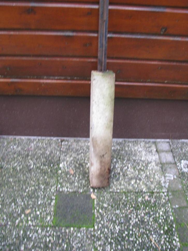 betonnen poer met ijzeren T profiel, Tuin en Terras, Overige Tuin en Terras, Gebruikt, Ophalen