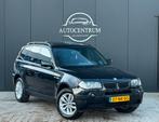 BMW X3 3.0L 6 Cilinder I AUT Zwart PanoDak NwApk, Auto's, BMW, Automaat, Euro 5, Parkeersensor, Zwart