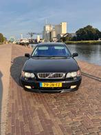 Volvo V40 2.0 T4 2002, Auto's, Voorwielaandrijving, 65 €/maand, 4 cilinders, Zwart
