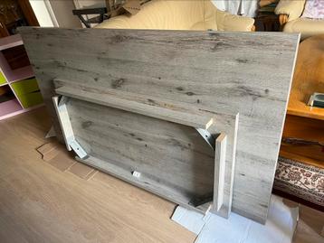 Eettafel met bijpassende saloontafel nw prijs €650 beschikbaar voor biedingen