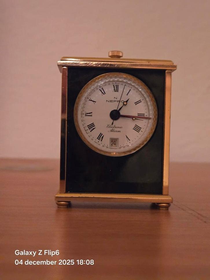 Nepro Reiswekker - Messing - Jaren 60, Antiek en Kunst, Antiek | Klokken, Ophalen of Verzenden